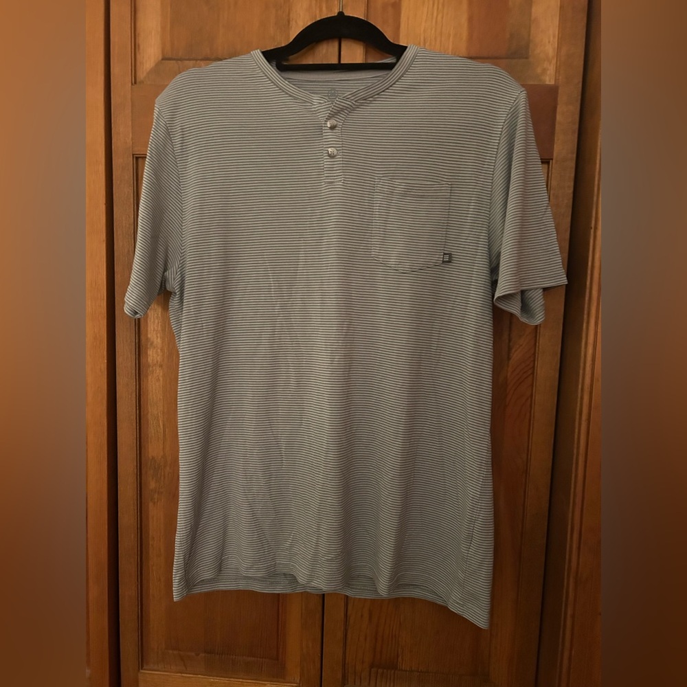 Free Fly Men’s Sz M Blue Striped Golf Short Sleeve Shirt Top